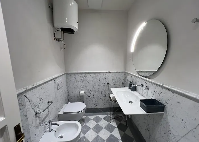 Palazzo 44 *